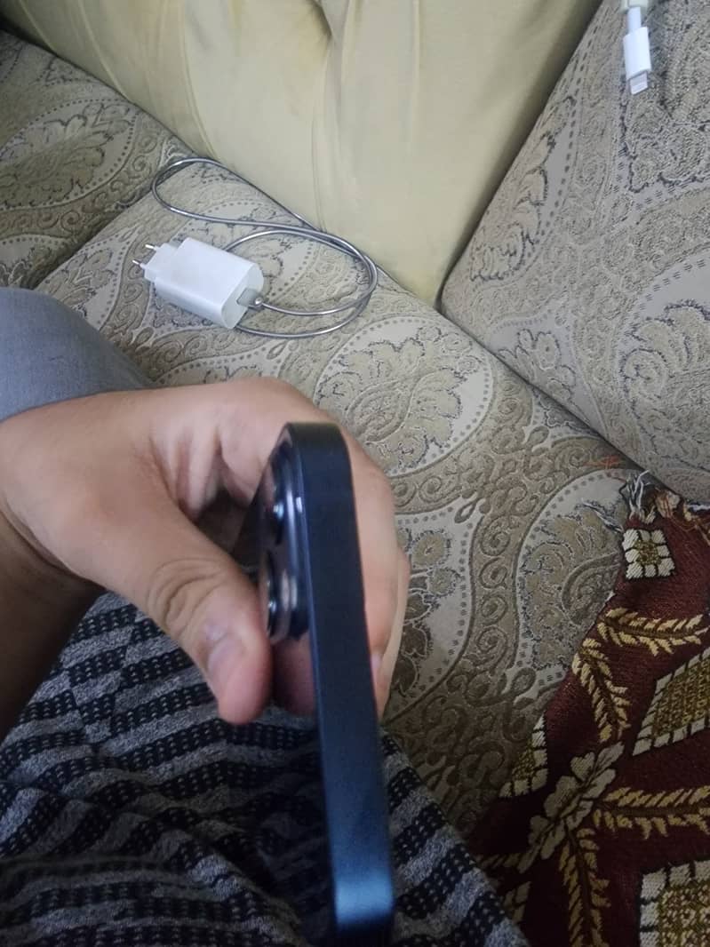 Apple iPhone 13 6