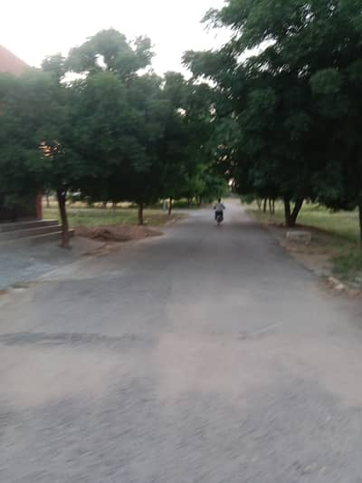 200 Yards , West Open Corner , Lease File . . . Attractive Price . . . Chance Deal . . .