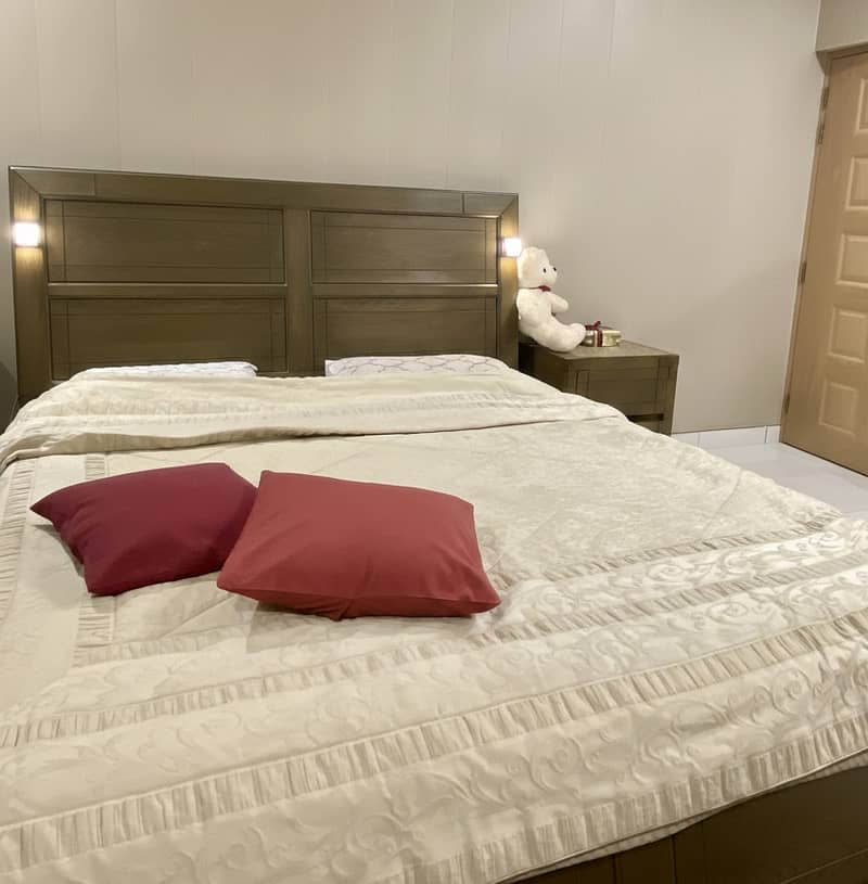 Luxury bed set 0