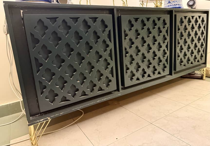 Buffet cabinet 1