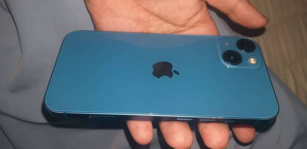 Apple iPhone 13