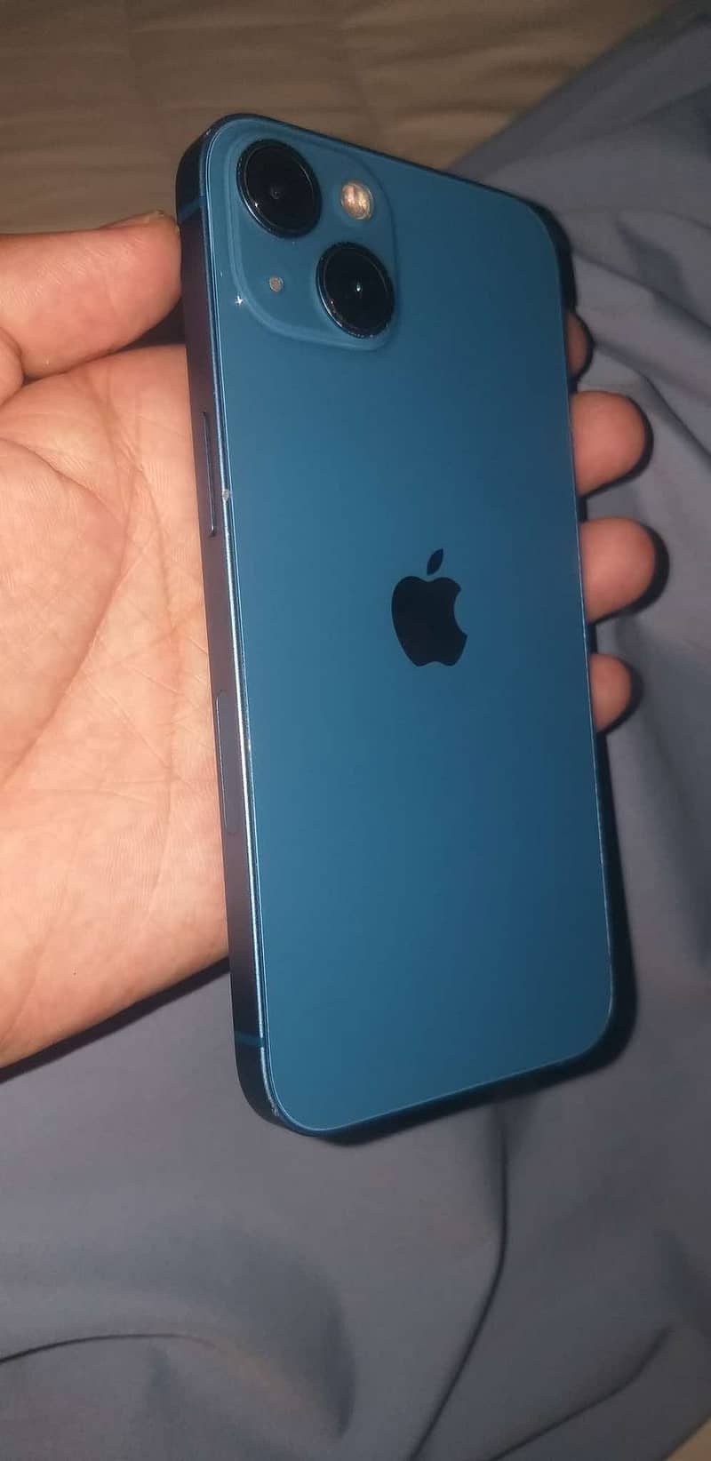 Apple iPhone 13 1