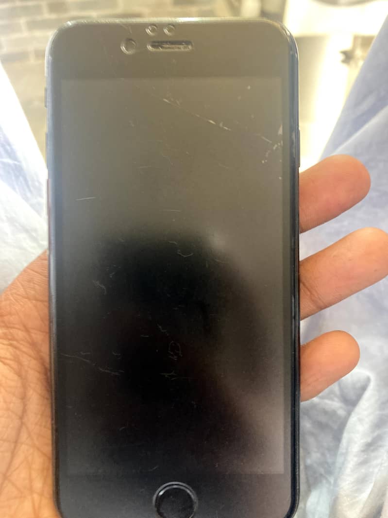 Apple iPhone SE 6