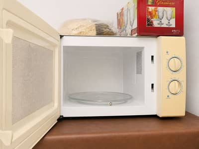 PEL 20L Manual Microwave Oven – good Condition