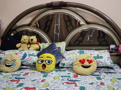 King size bed with wardrobe, two side table, matress & dressing table.