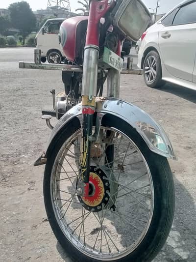 Bike acha ha Bs Chota MOTA km ha hor bike acha ha