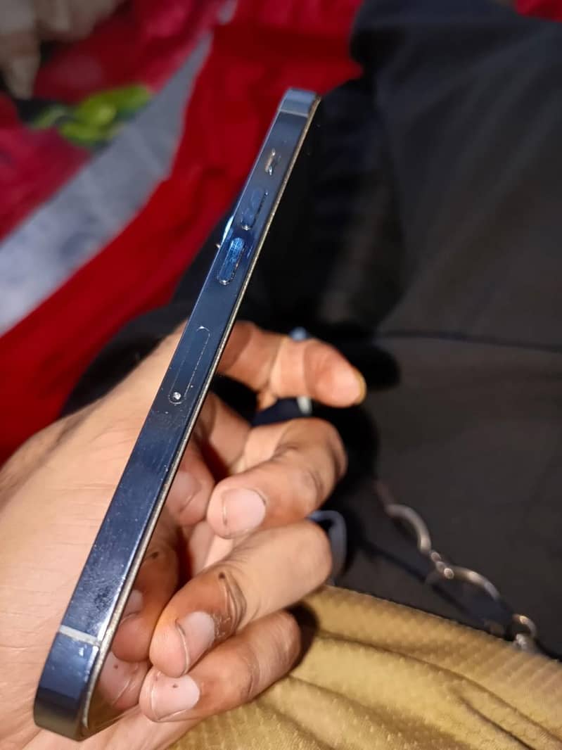 Apple iPhone 13 Pro 1