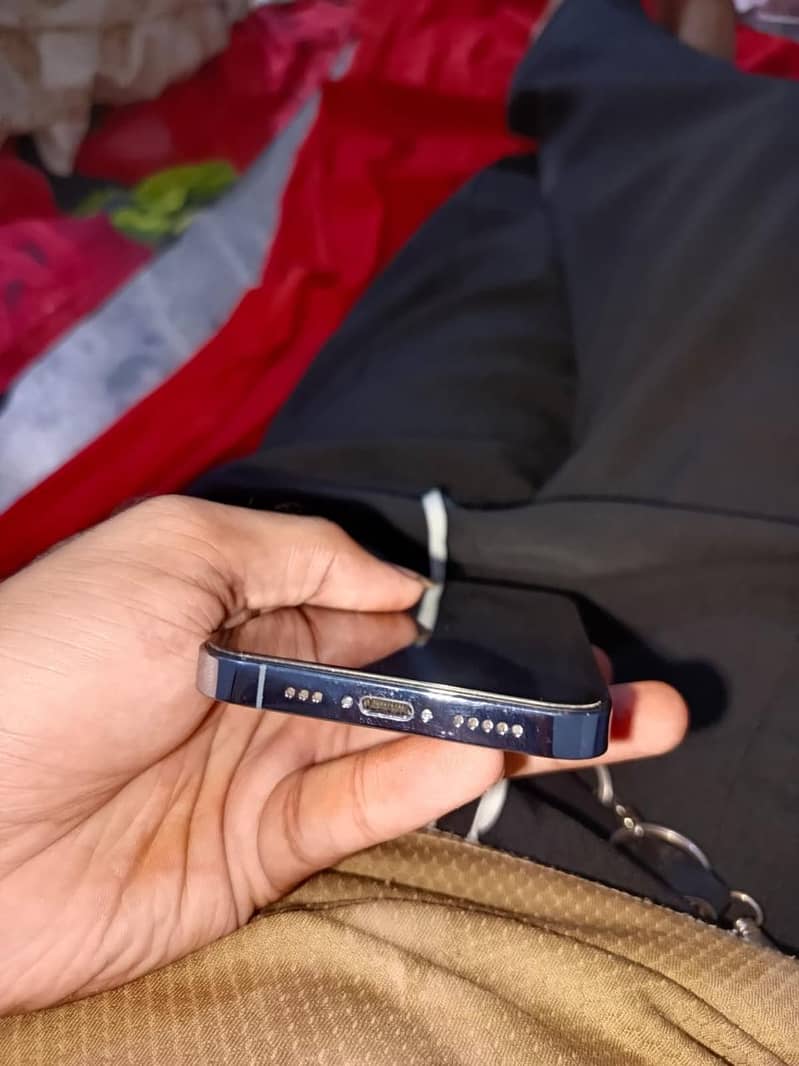 Apple iPhone 13 Pro 3