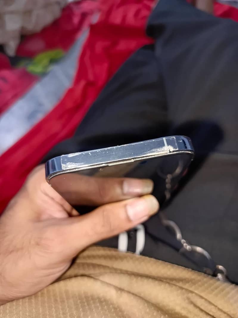 Apple iPhone 13 Pro 4