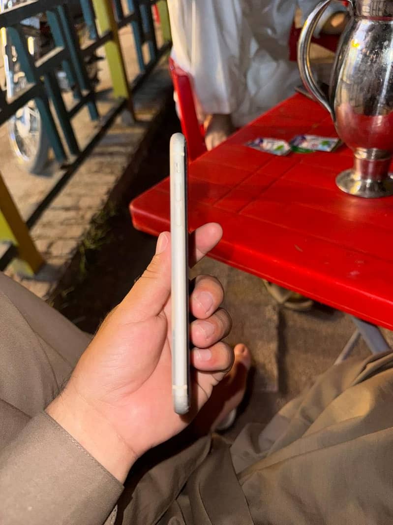 Apple iPhone 11 6