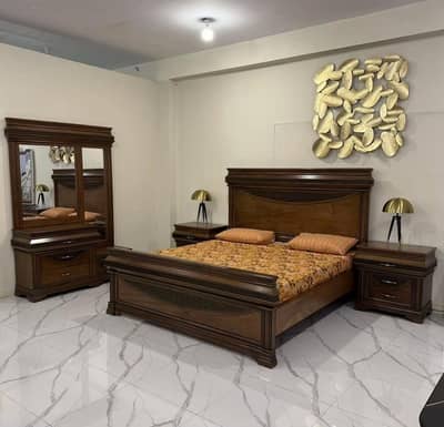 Brand New 4 piece solid wood King bedroom set 1,20,00 Rs