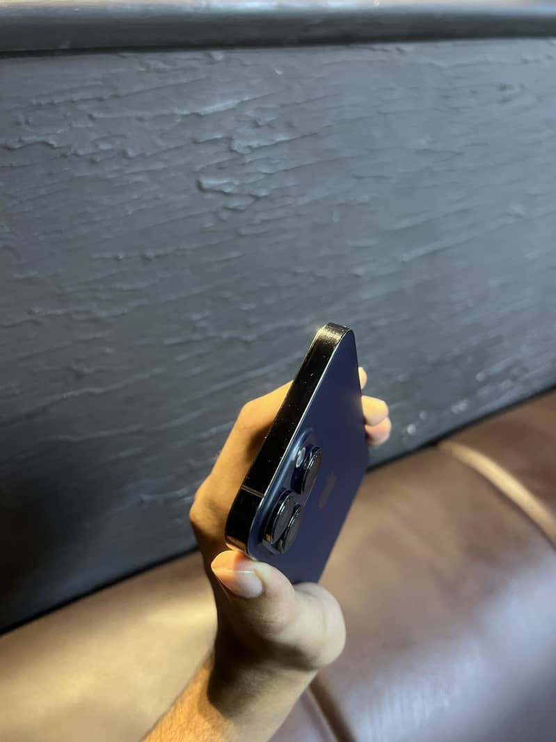 Apple iPhone 14 Pro Max 0