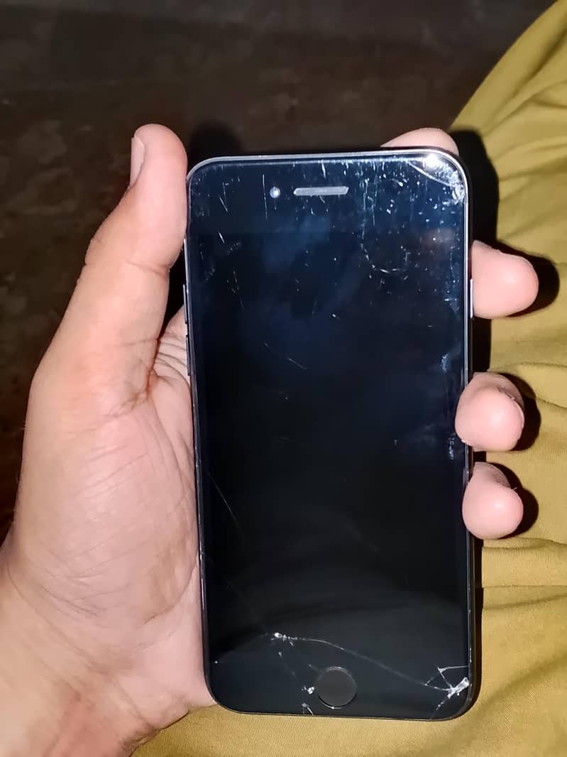 Apple iPhone 7 4