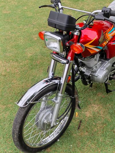 Honda CG-125 2026 model Karachi num 1st owner Genuine condition