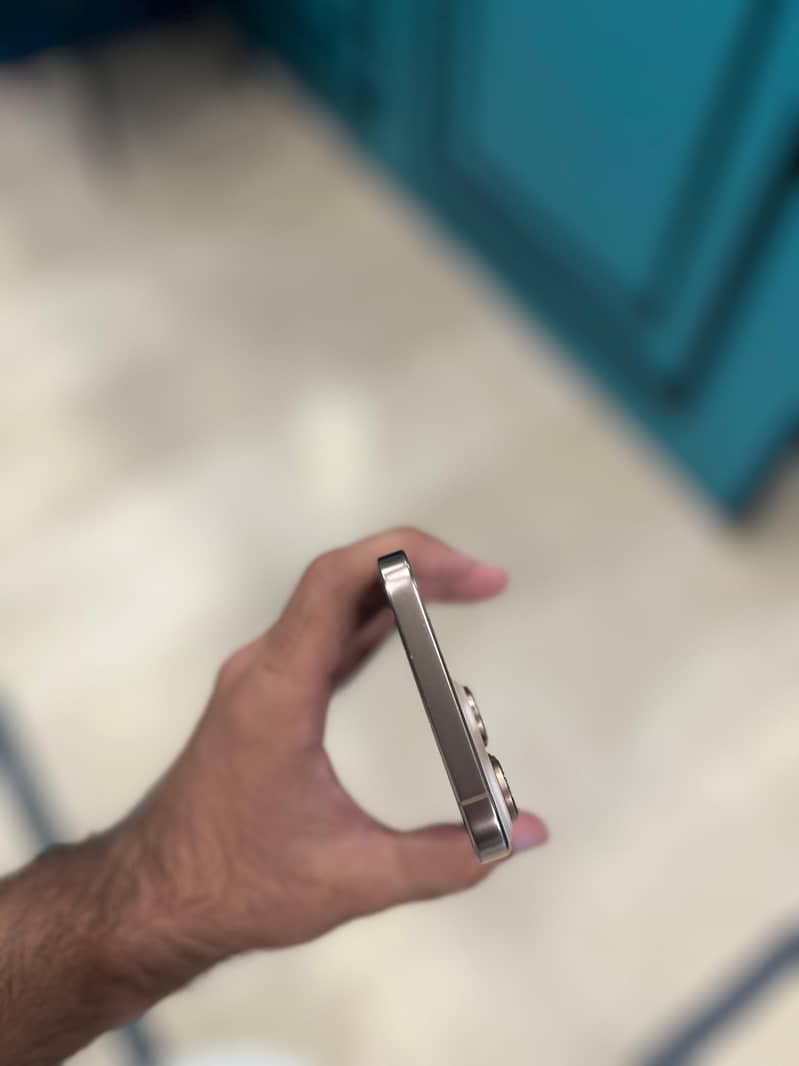 Apple iPhone 16 Pro Max 5