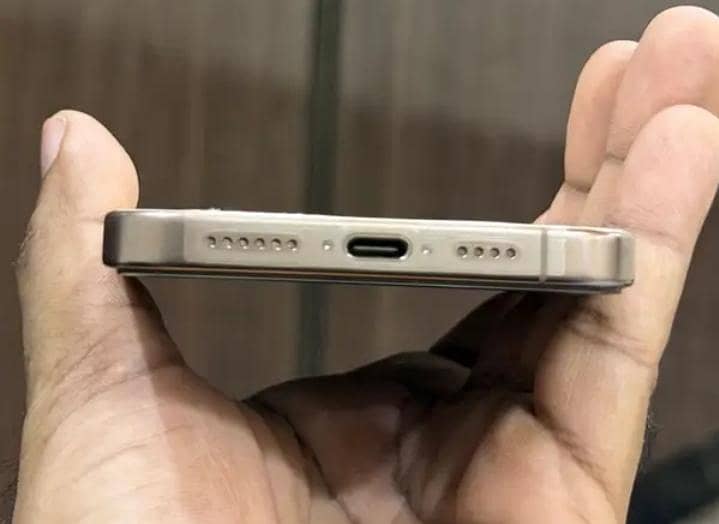 iphone 16 pro max 3