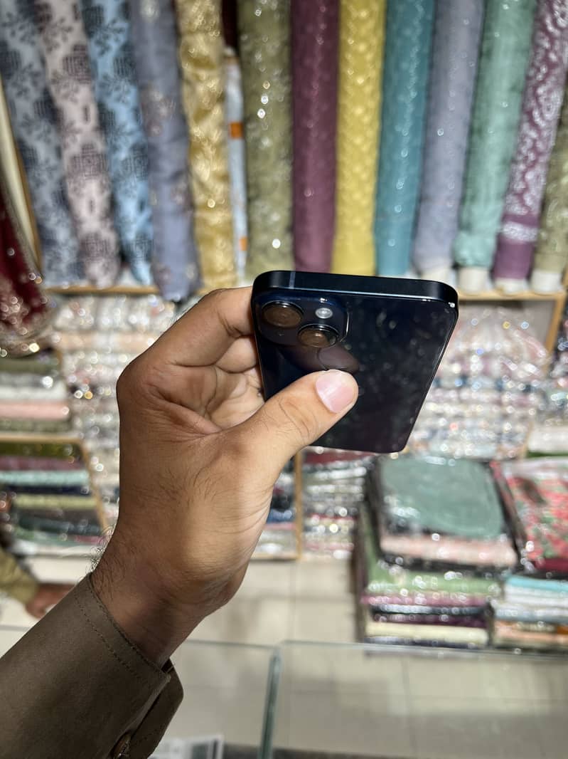 Apple iPhone 14 2