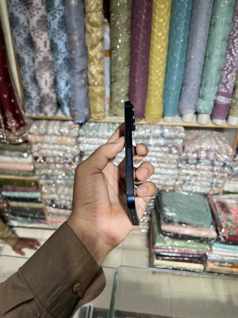 Apple iPhone 14 5
