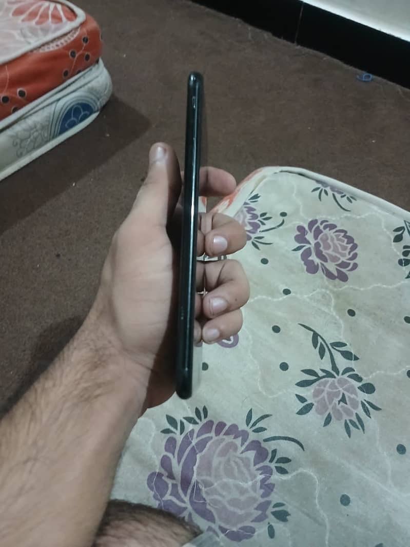 Apple iPhone 7 Plus 1