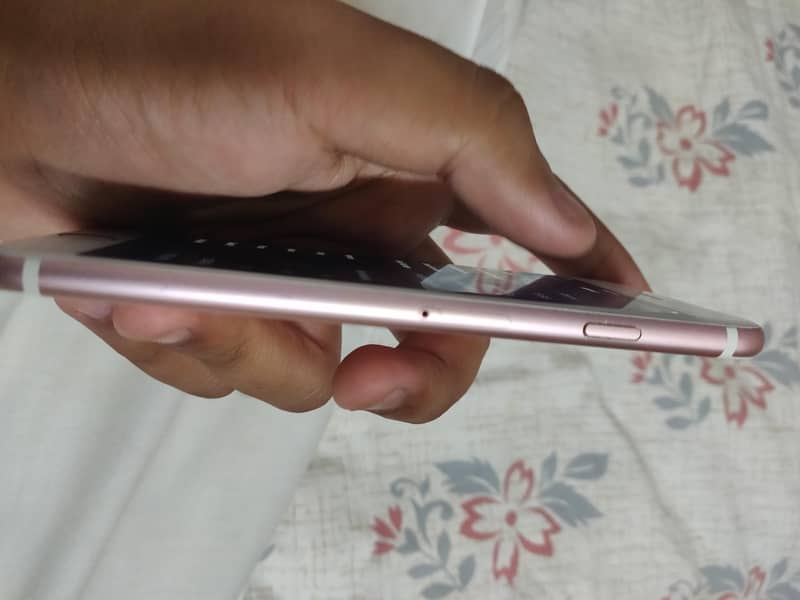 Apple iPhone 6S 4