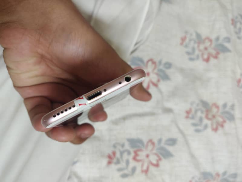 Apple iPhone 6S 7