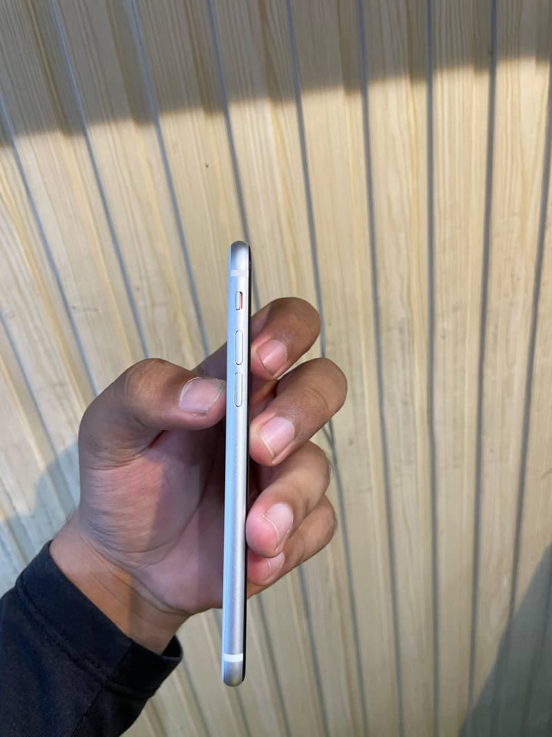 Apple iPhone SE 3