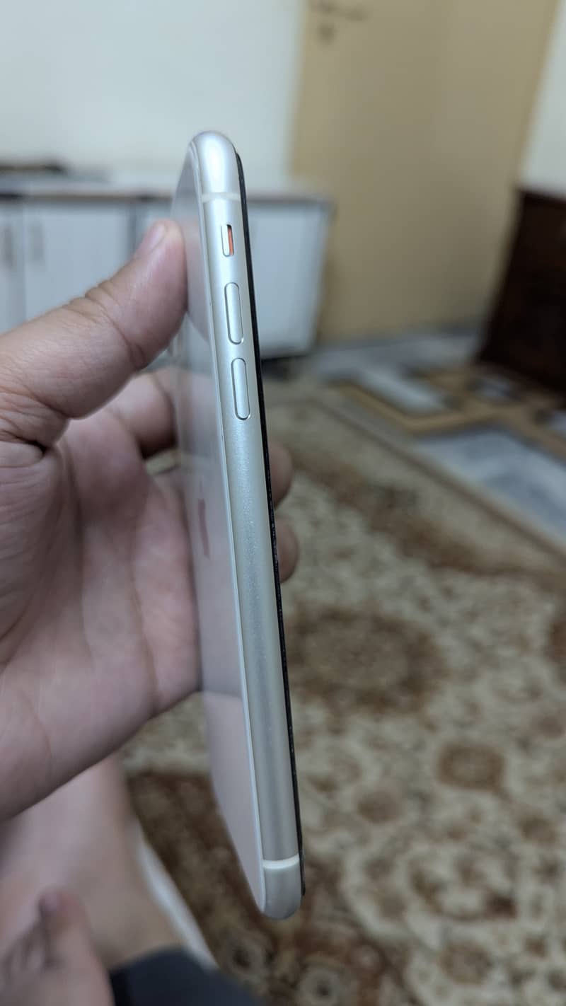 Apple iPhone 11 0