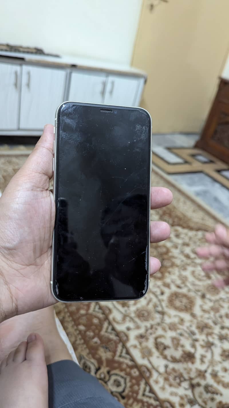 Apple iPhone 11 5