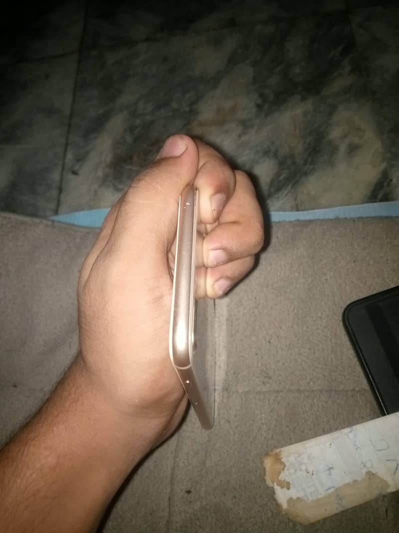 Apple iPhone 8 Plus 2