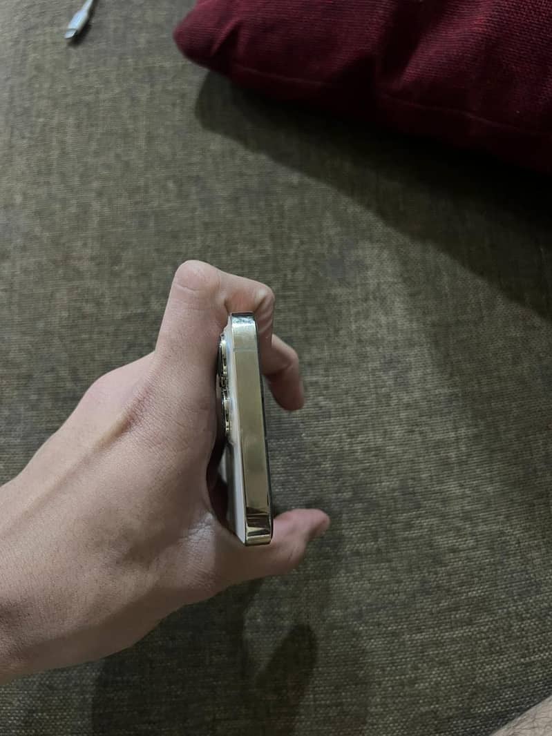 Apple iPhone 13 Pro 4