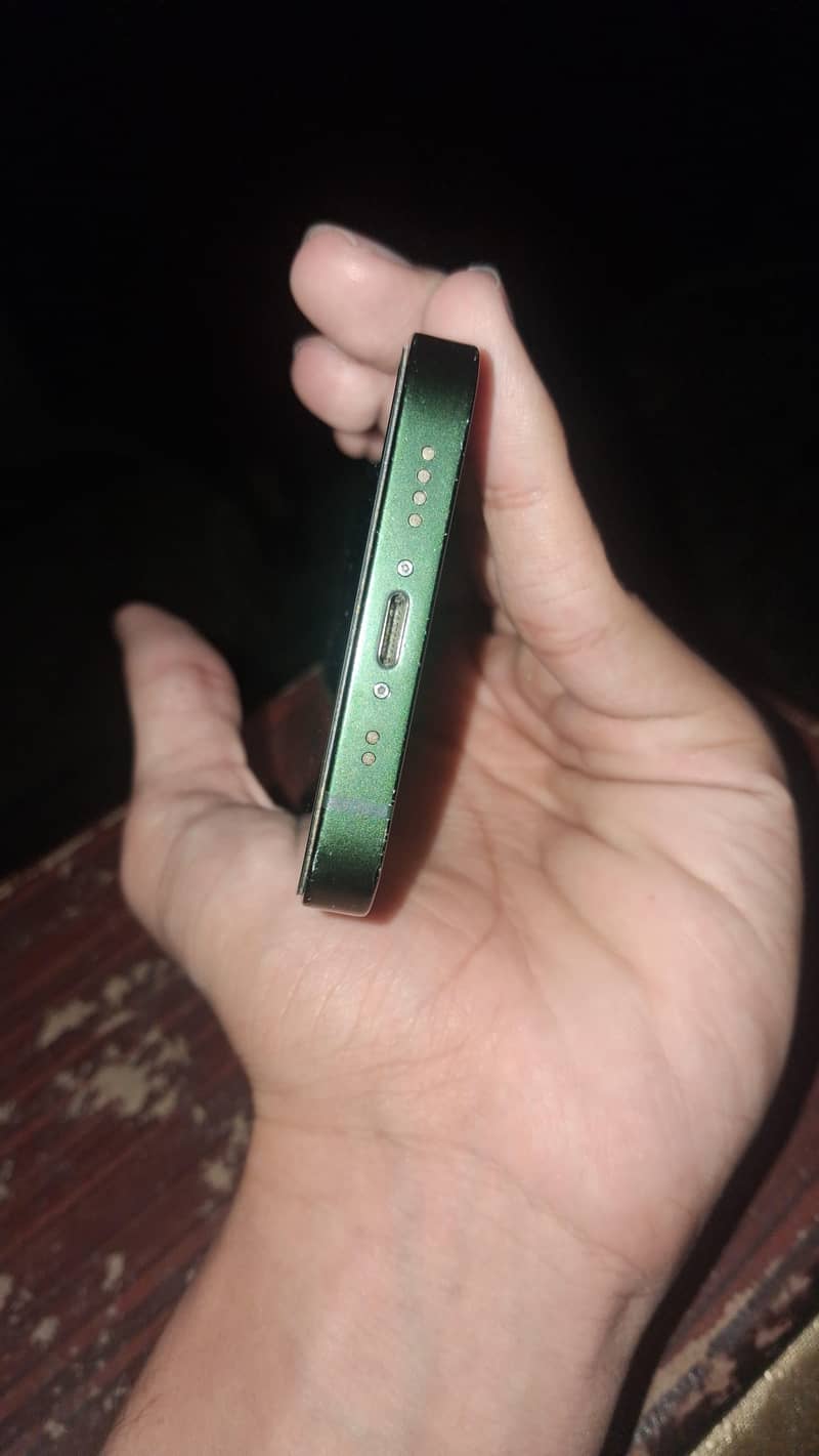 Apple iPhone 13 mini 6