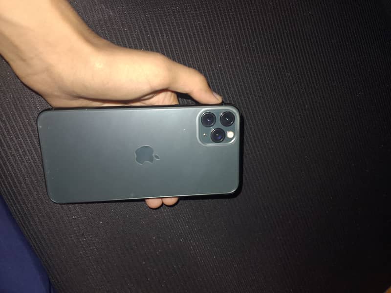 Apple iPhone 11 Pro Max 2