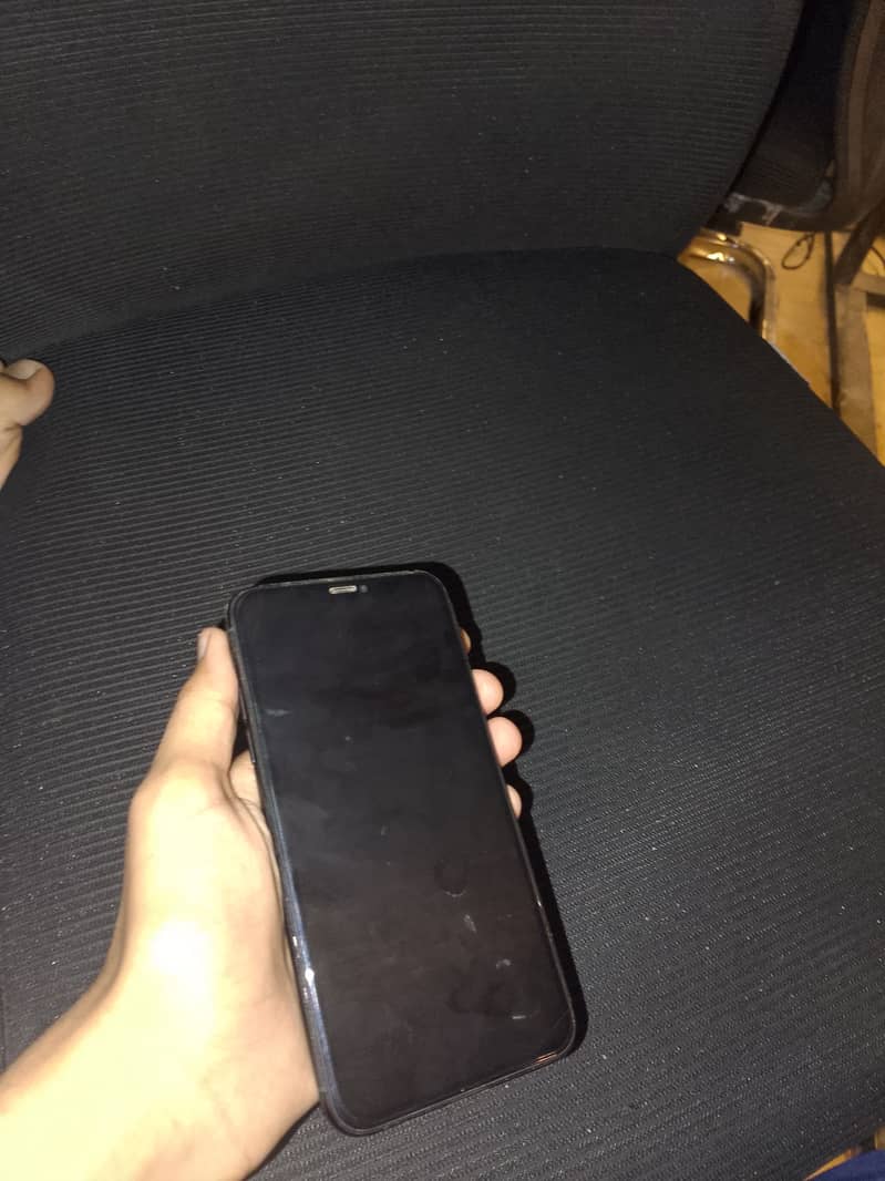 Apple iPhone 11 Pro Max 4