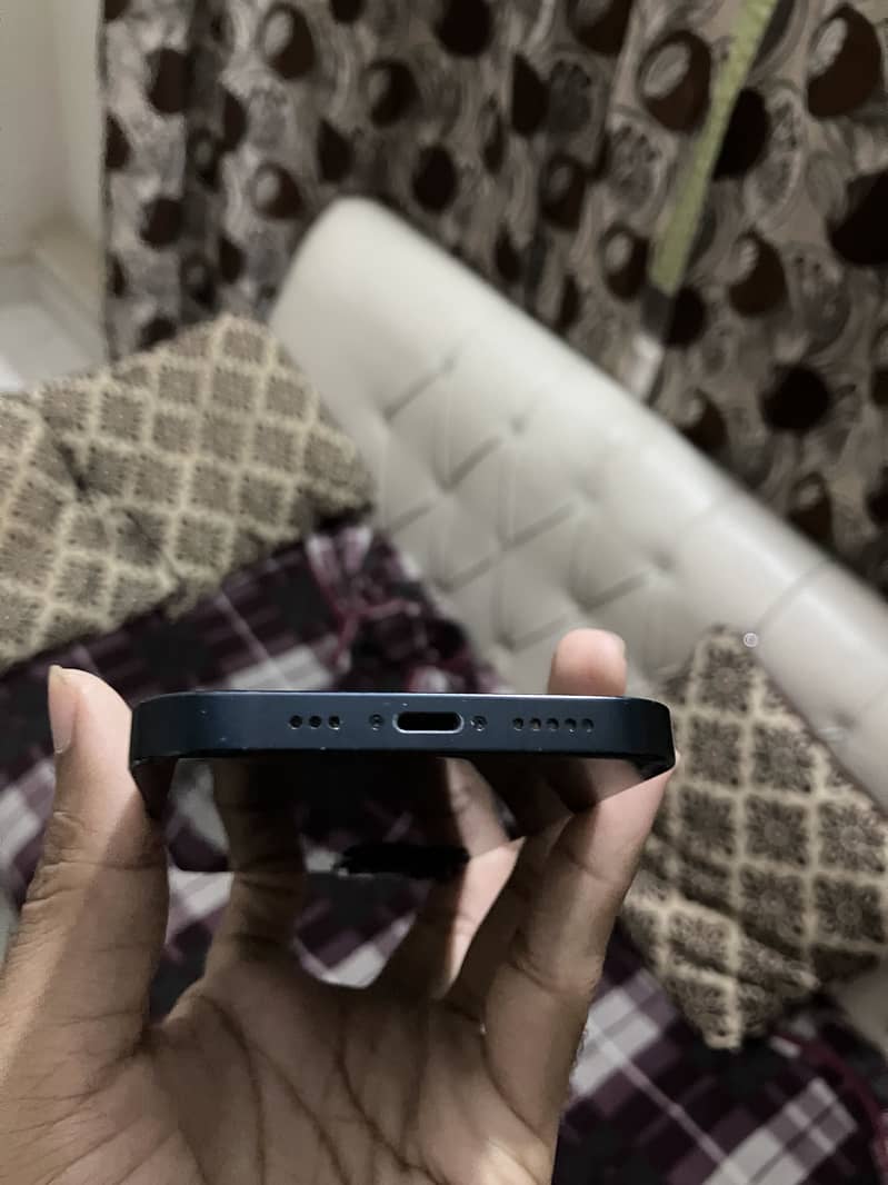 Apple iPhone 14 4