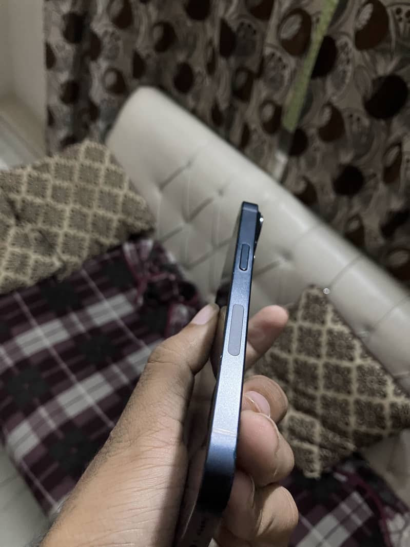 Apple iPhone 14 5