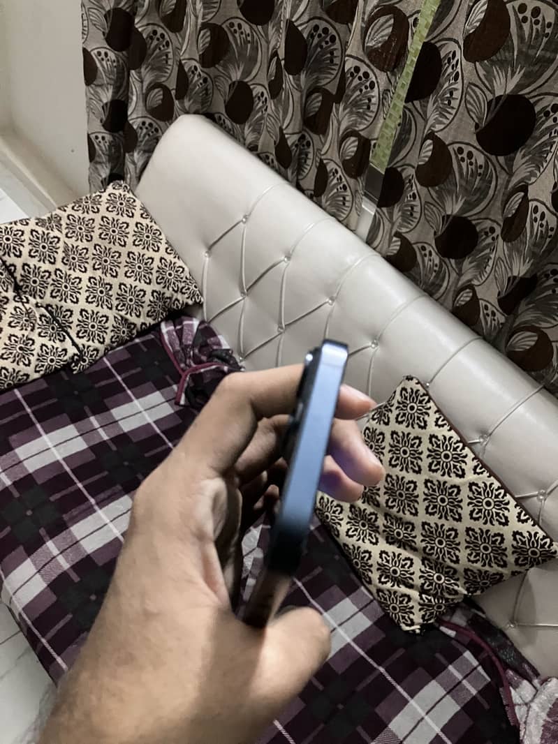 Apple iPhone 14 6