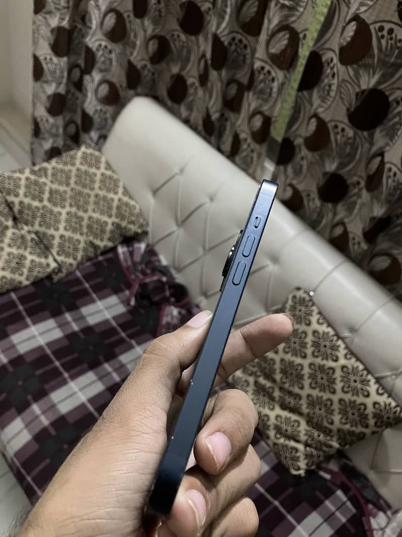 Apple iPhone 14 7