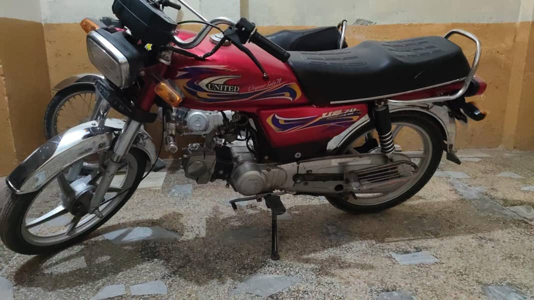United CD 70 5