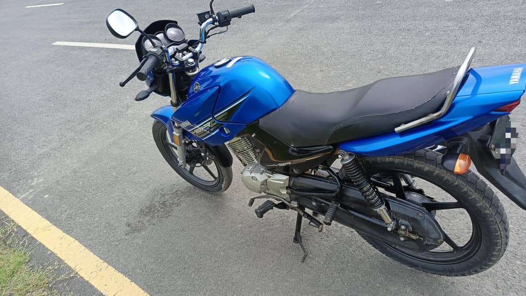 YBR 125 2