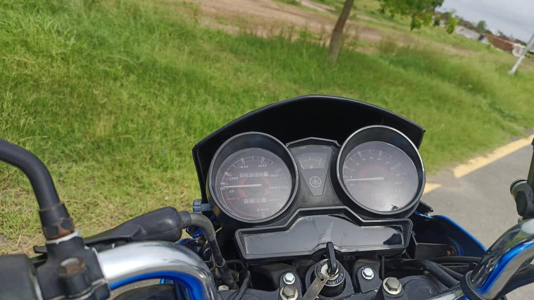 YBR 125 8