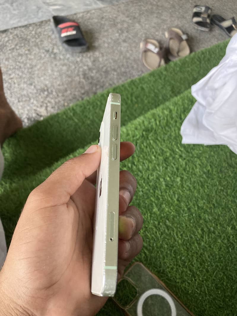 Apple iPhone 12 mini 2