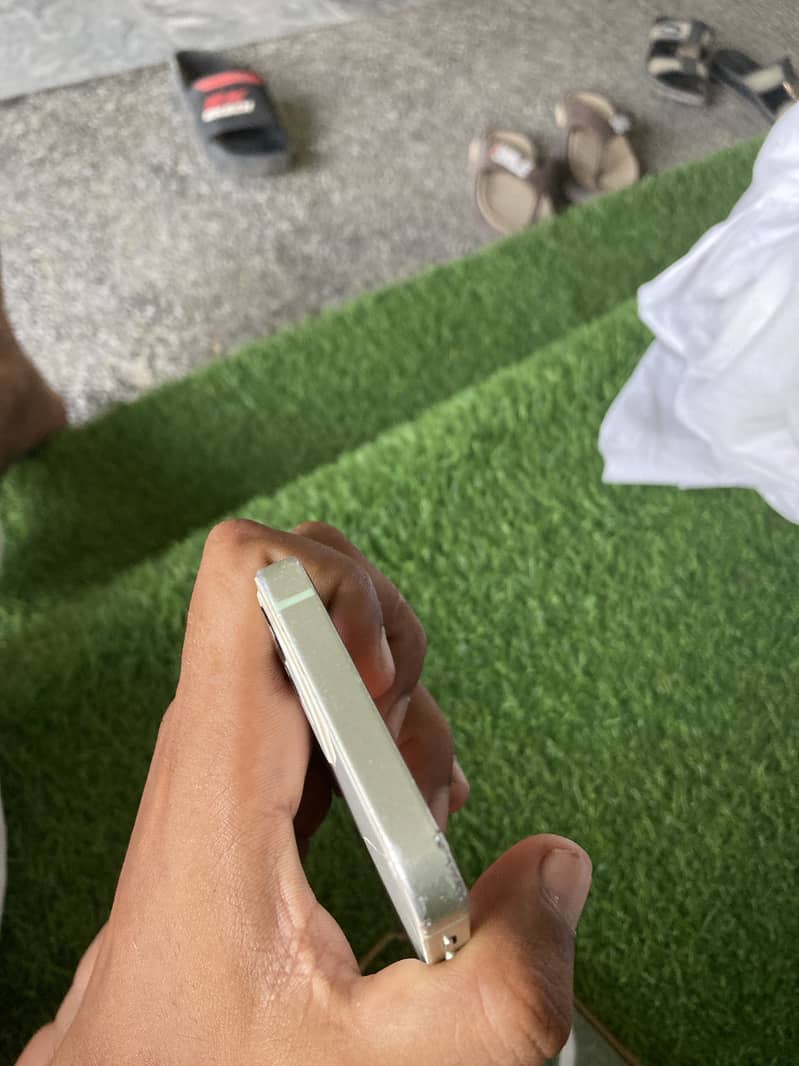 Apple iPhone 12 mini 4