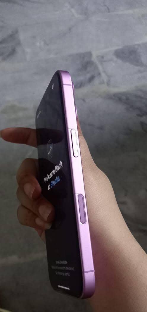 Apple iPhone 16 2