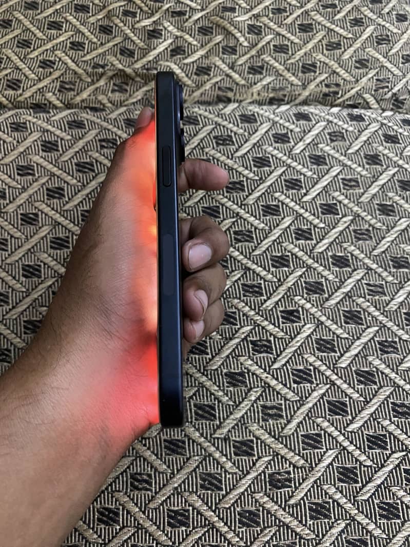 Apple iPhone 15 5