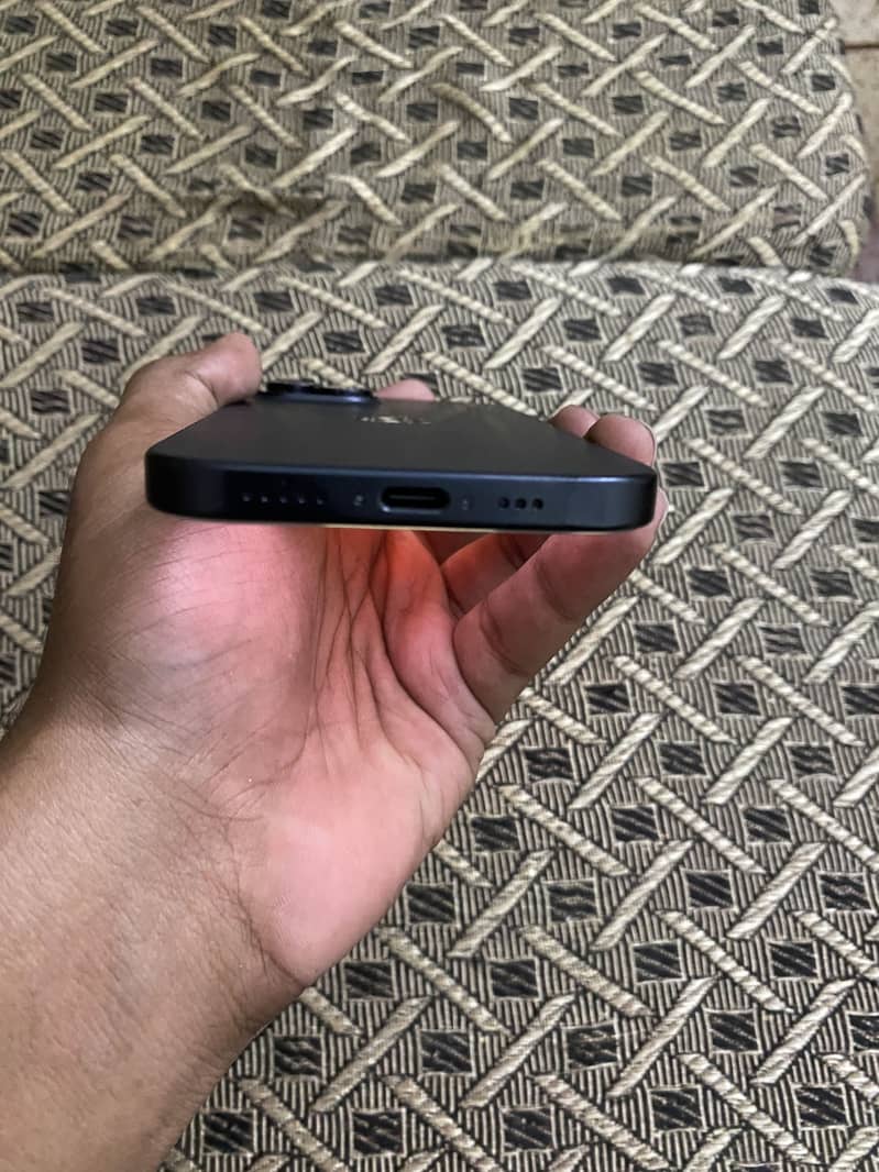 Apple iPhone 15 6