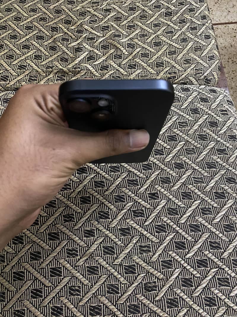 Apple iPhone 15 7