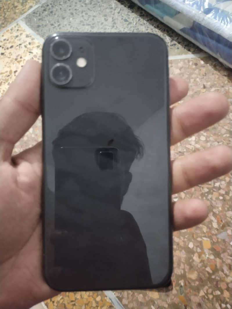 Apple iPhone 11 4