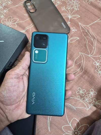 vivo V30