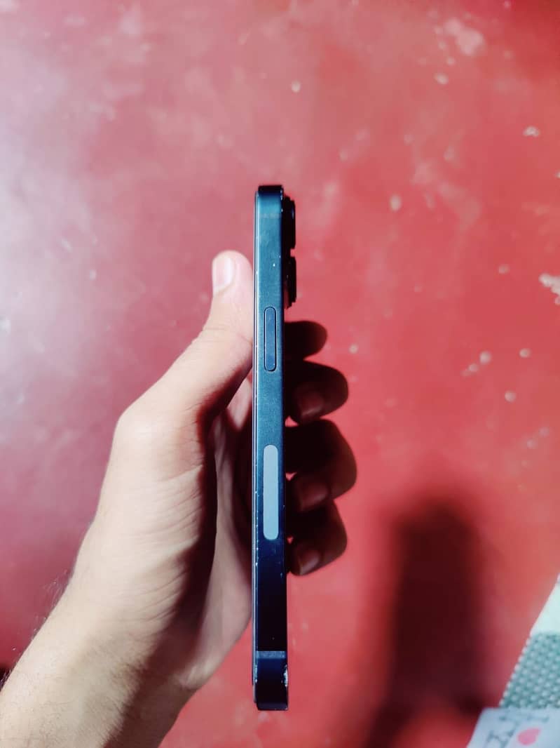 Apple iPhone 14 5