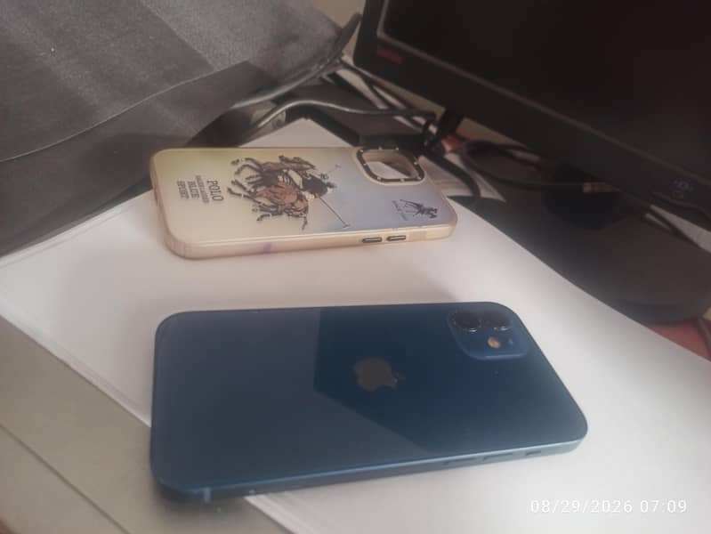 Apple iPhone 12 1